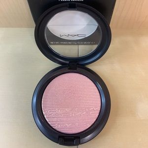 MAC Extra Dimension Skinfinish in Beaming Blush